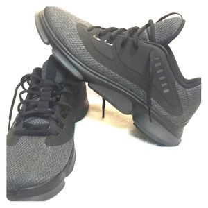 Brand New MENS JORDAN IMPACT TR. SIZE US10